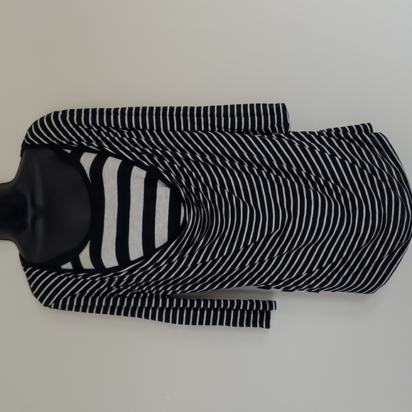 Kim & Cami long sleeve top - Picture 1 of 5